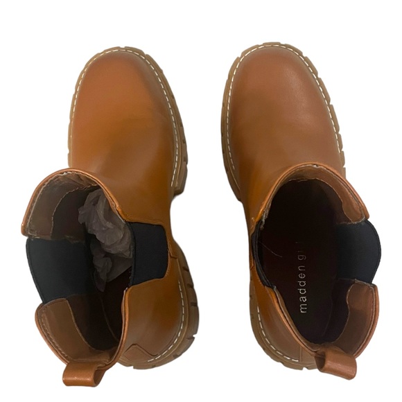 Madden Girl Pheobe Women's Platform Lug Sole Chelsea Boot LIKE NEW - Picture 16 of 16